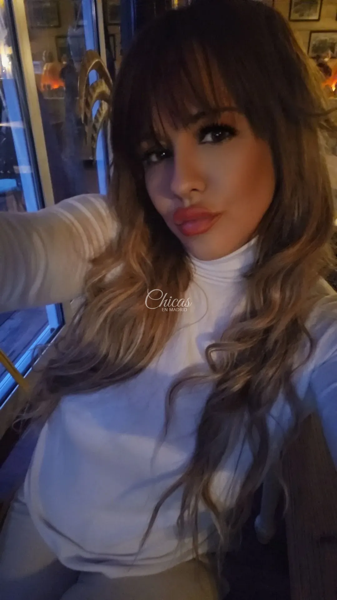 Escort española joven rubia en apartamento privado Madrid